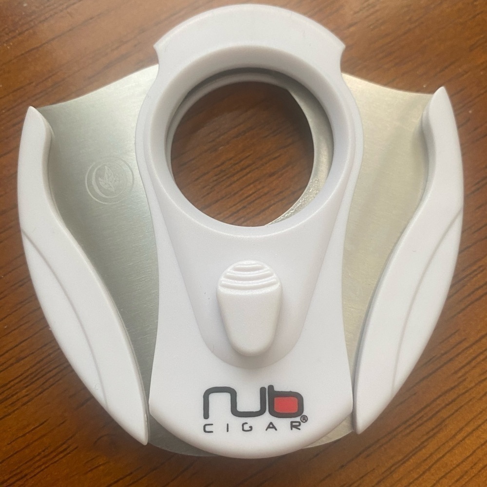OLIVA, NUB DOUBLE BLADE STAINLESS STEEL CIGAR CUTTER Brand New in box.‌ - Picture 3 of 4